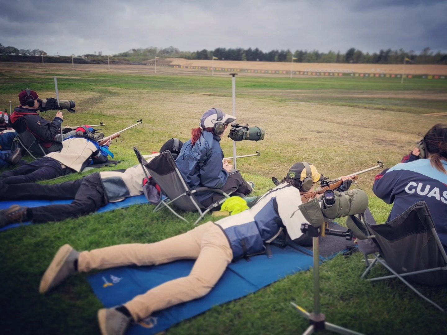 At 300 yards the wind changes would not throw you into the outer (yet)